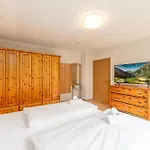 Aparthaus - By Mynests Apartment *