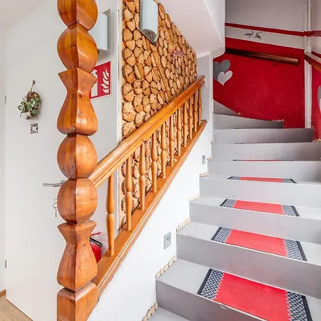 Aparthaus - By Mynests * Haus im Ennstal