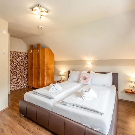 Aparthaus - By Mynests Appartamento Haus im Ennstal