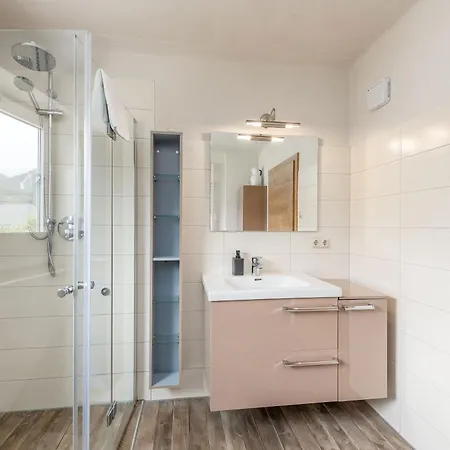 Aparthaus - By Mynests