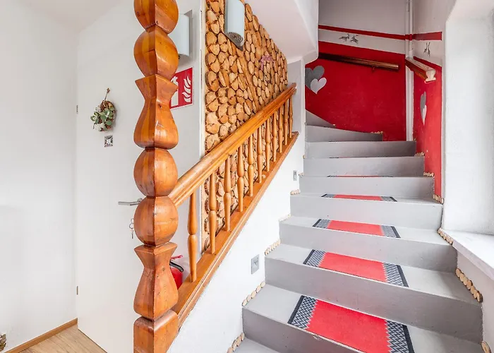 Aparthaus - By Mynests * Haus im Ennstal