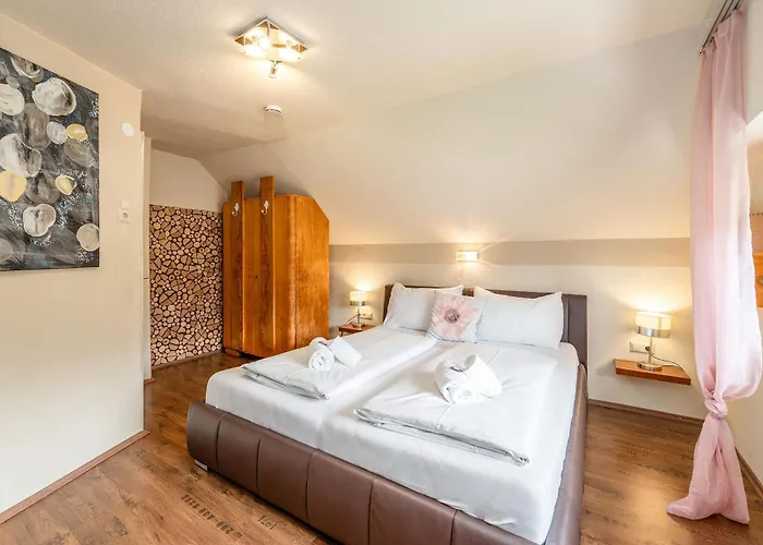 Aparthaus - By Mynests Apartmán Haus im Ennstal