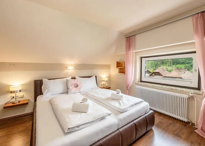 Aparthaus - By Mynests Apartmán Haus im Ennstal